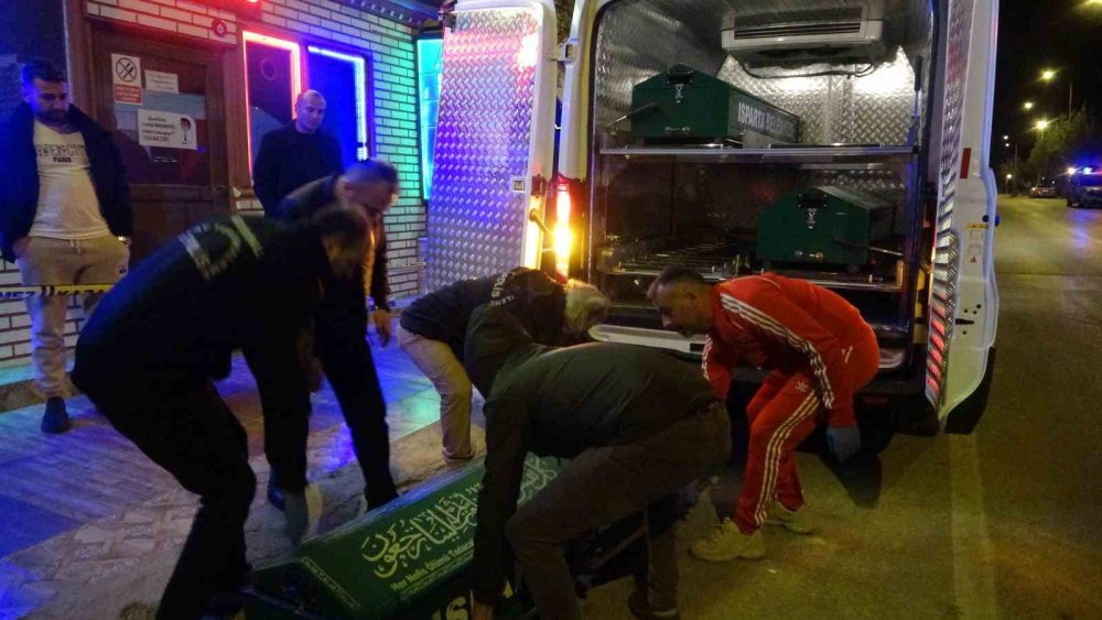 Gece kulübünde silahlı kavga: 1 ölü