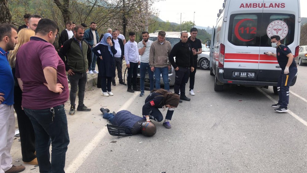 Hafif ticari araçla çarpışan motosiklet sürücüsü öldü