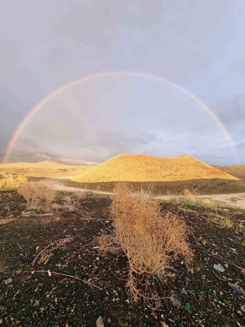 Meke Gölü’nde gökkuşağı oluştu