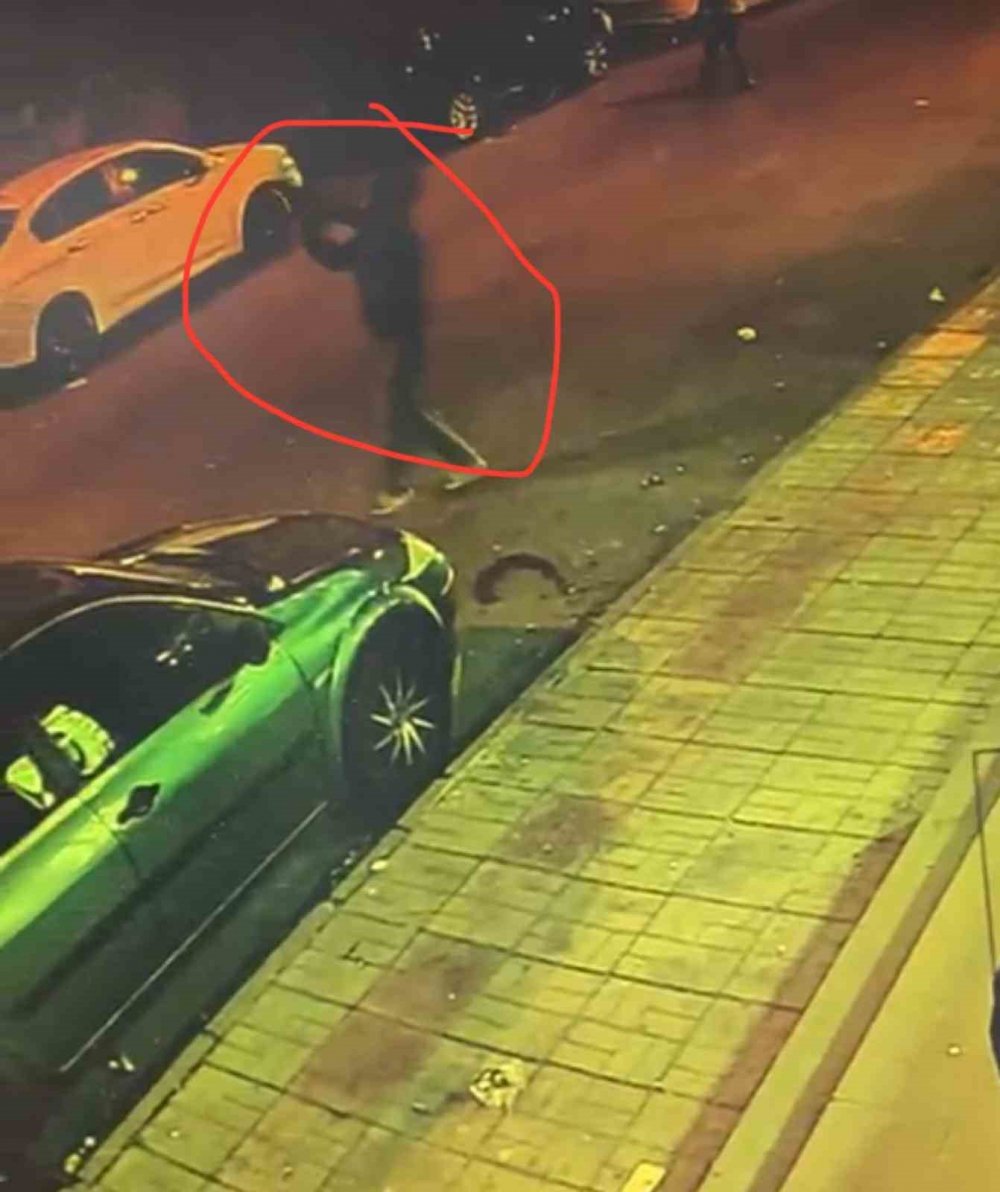 Kahveyi basıp tabanca ile havaya ateş ettiler