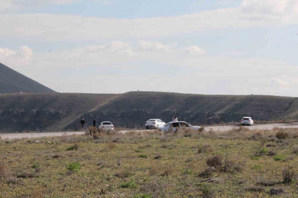 Konya'da bu yer büyük ilgi görüyor! Yoldan geçen aracını durdurup aşağı iniyor