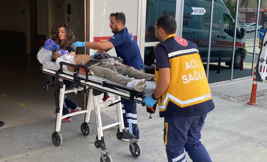 Konya'da parkta bıçaklı kavgada kan aktı