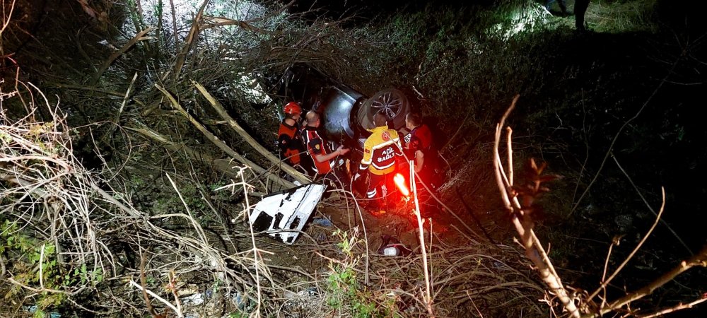 Otomobil şarampole devrildi: 1 ölü