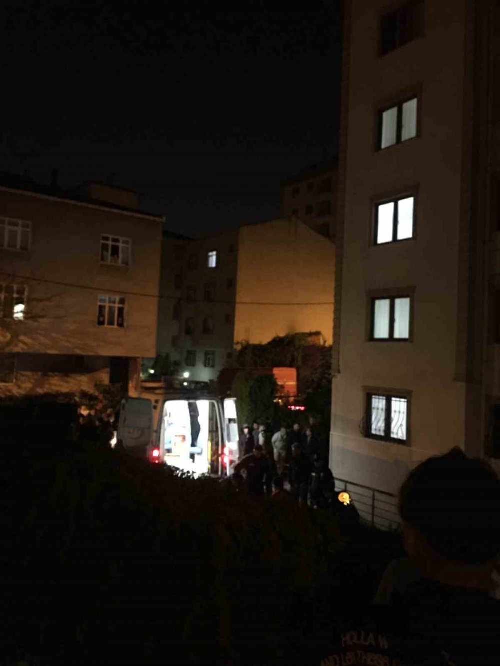 Pendik’te 22 yaşındaki genç intihar etti