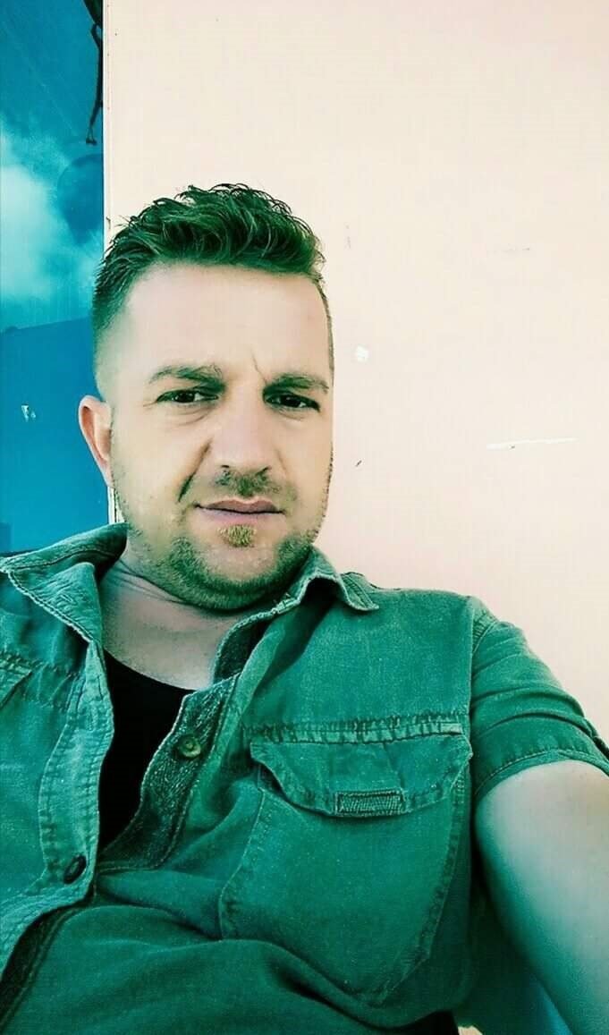 Tartıştıkları 2 kardeşi 10 kilometre takip edip bıçakla yaraladılar