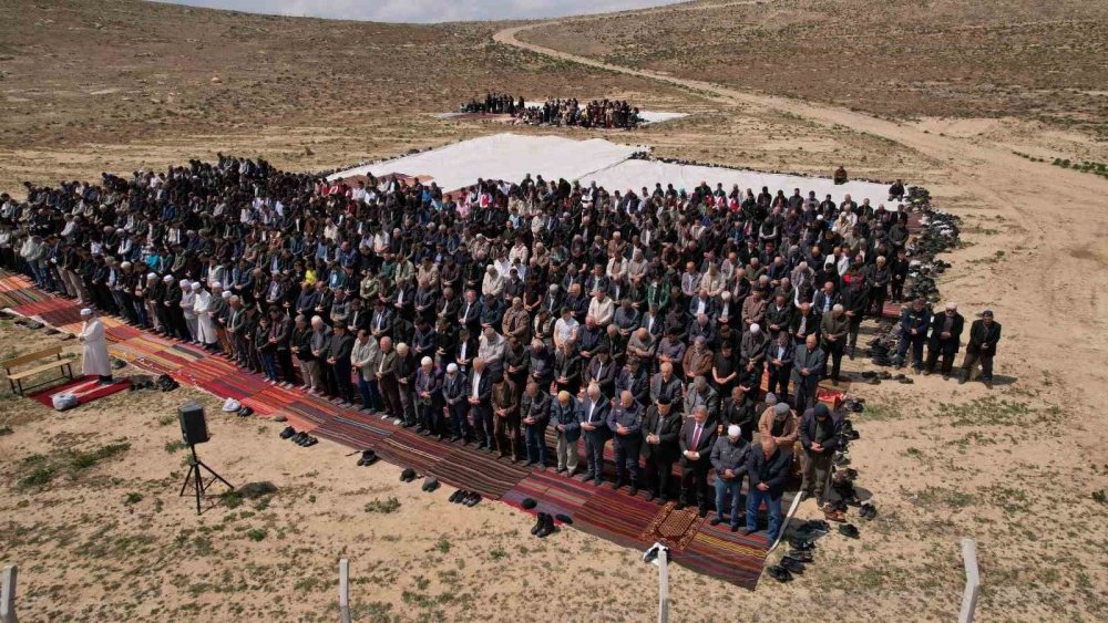 Karaman’da çiftçiler yağmur duasına çıktı