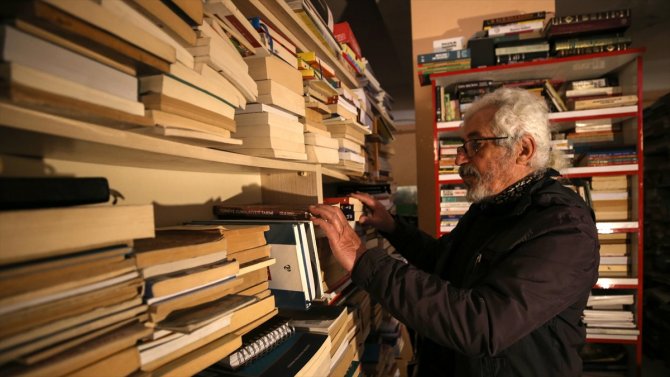 Konya'da emekli demir ustası para yerine onları biriktirdi! Tam 5 depo dolusu...