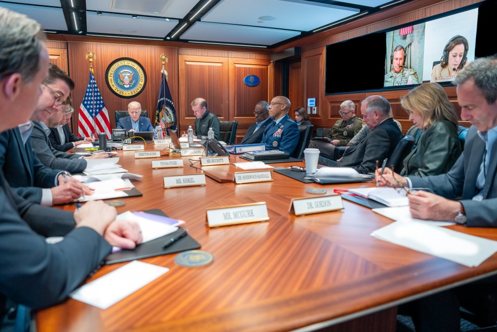 İran'dan İsrail'e dron ve füze saldırısı