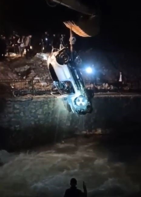 Şırnak’ta kontrolden çıkan otomobil dereye uçtu: 4 ölü, 1 yaralı