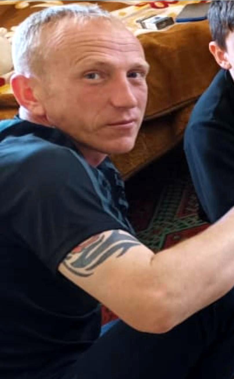 Oğlunun telefonundan mesaj atıp kapıyı açtırdığı boşanma aşamasındaki eşini öldürdü