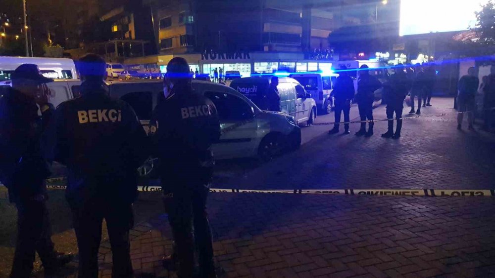 Bıçaklı kavgada kan aktı: 3 yaralı