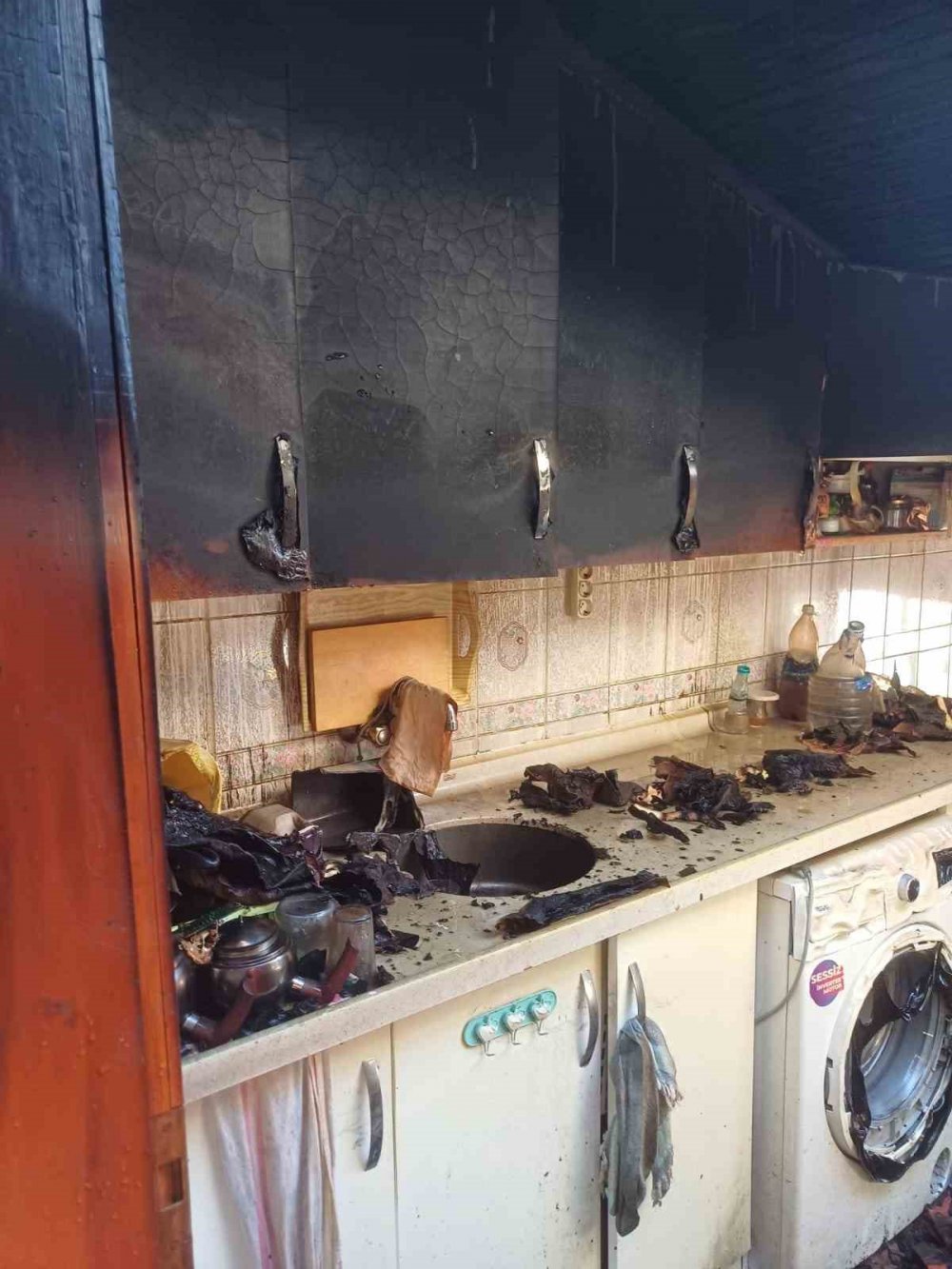 Konya'da apartmanın çatı katında yangın