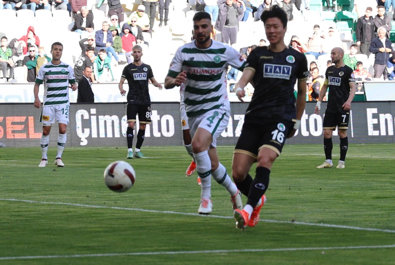 konyaspor-kaleyi-bulamadi-2.jpg