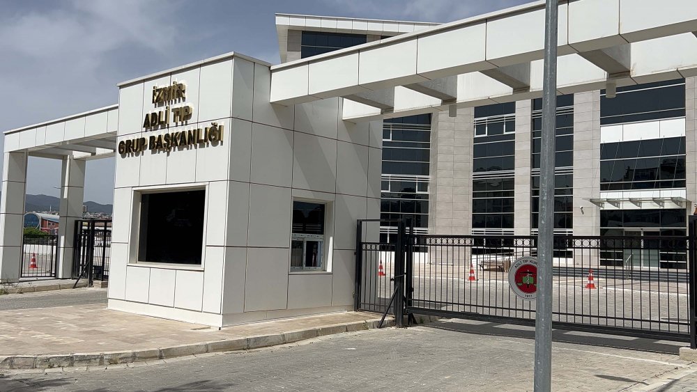 Yer İzmir! Evine girerken silahlı saldırıda yaşamını yitirdi