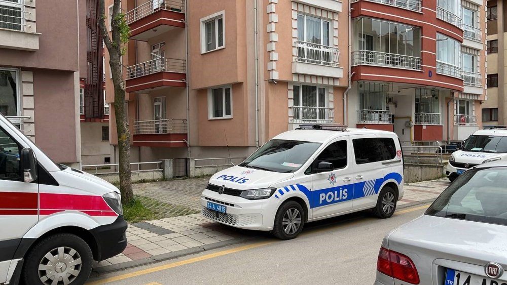 Eşiyle boşanma aşamasındaydı, doğalgaz borusuna asılı halde bulundu