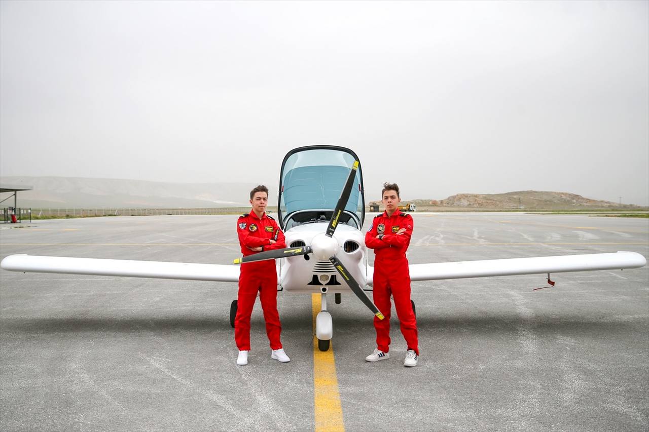 konyada-pilotluk-egitimi-alan-tek-yumurta-ikizlerinin-en-buyuk-hayali-bakin-neymis-002.jpg