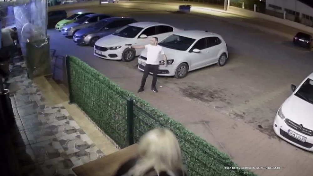 Konya'da silahlı saldırı... Takip ettiği husumetlisini vurmak için masaj salonuna ateş açtı