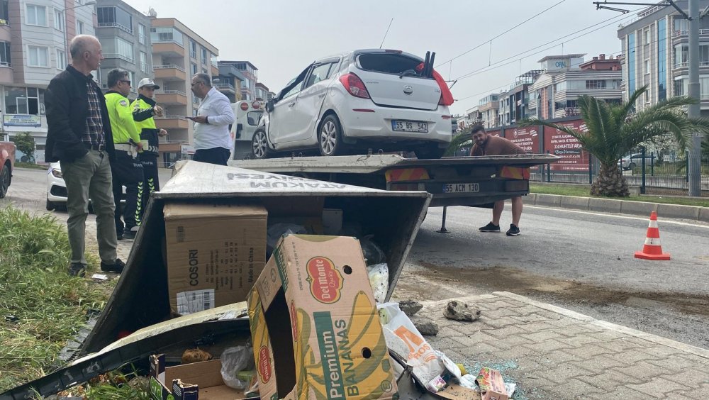 Otomobiliyle çöp konteynerine çarpan polis memuru ve 2 çocuğu yaralandı