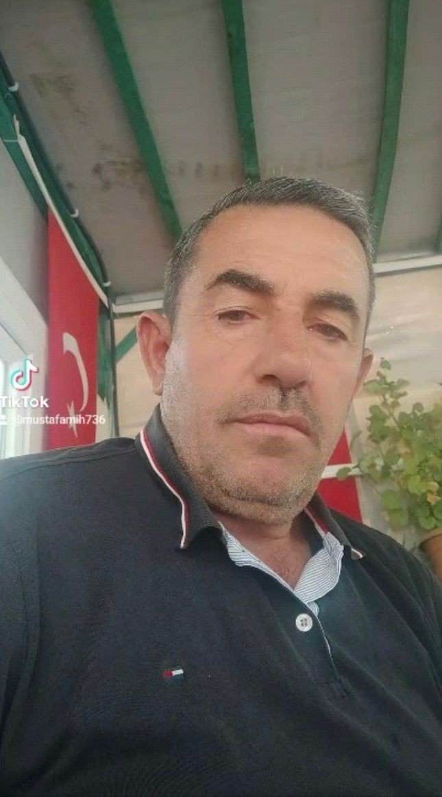 Devrilen traktörün altında kalan sürücü hayatını kaybetti