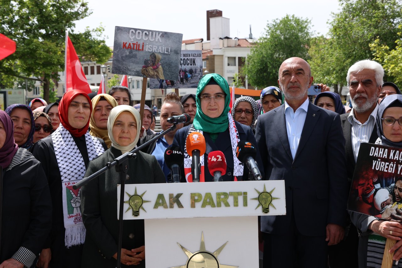 ak-parti-konya-kadin-kollari-gazzeli-anneler-icin-ayakta-001.jpeg