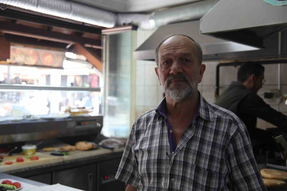 Konya'daki bu dükkan yarım asırdır sabah ezanından önce açılıyor!