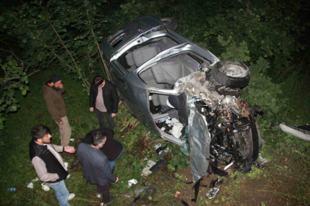 Kontrolden çıkan araç bahçeye uçtu: 5 yaralı