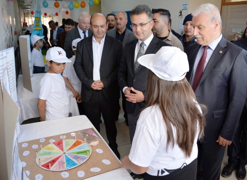 Konya'da bilim fuarı ve resim sergisi düzenlendi