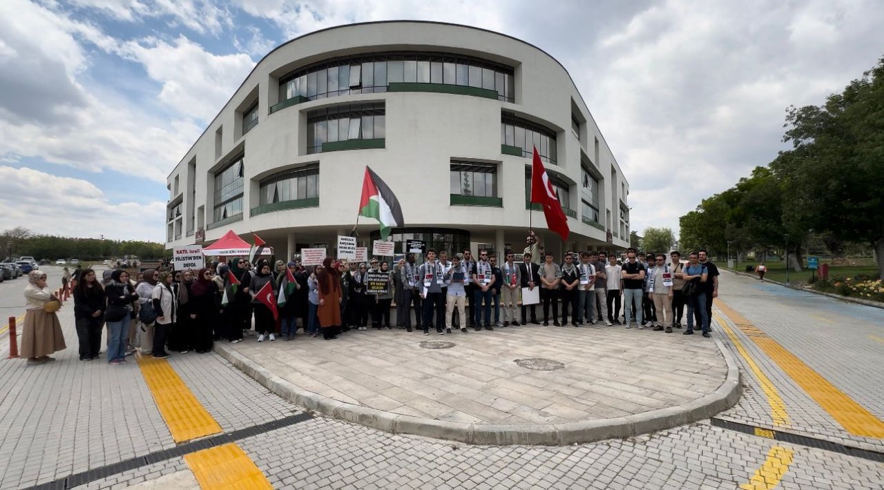 konyada-universite-ogrencilerinden-israile-tepki-gazzeye-destek-001.jpg