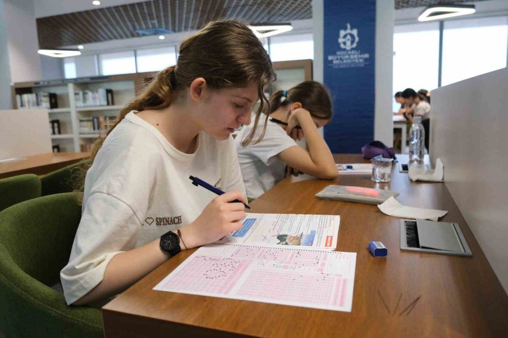 Manzaralı kütüphane gençlere armağan edildi