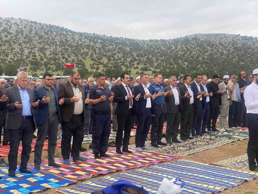 Konya’nın o ilçelerinde rahmet duasına çıkıldı