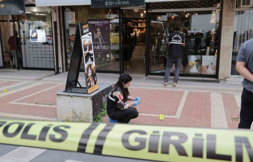 Aksaray'da eski sevgilinin tüfekle saldırısı kamerada: 2 ağır yaralı