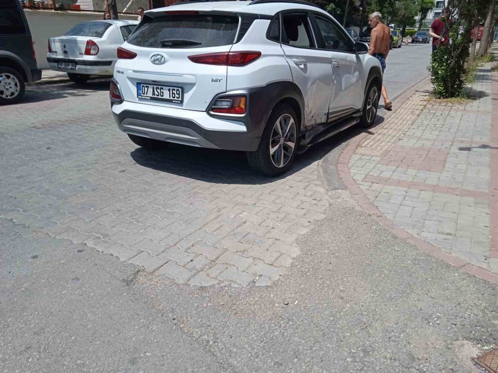 Otomobil ile motosiklet çarpıştı: 1 yaralı