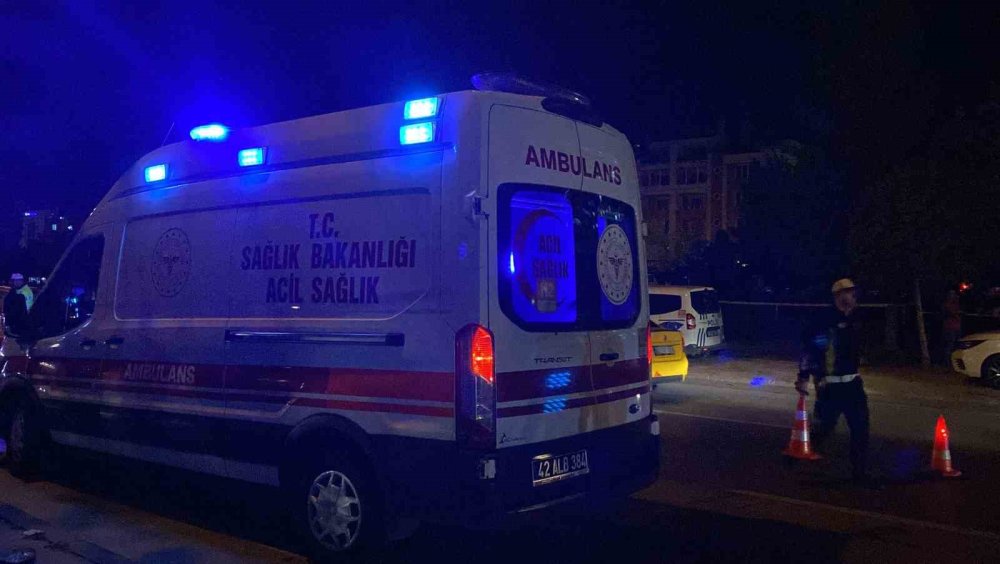 Otomobilin çarptığı motosiklet sürücüsü hayatını kaybetti