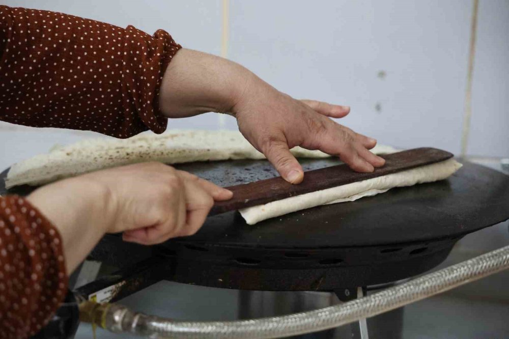 Konya'da oto tamircisi olmak isterken sanayinin börekçi ablası oldu