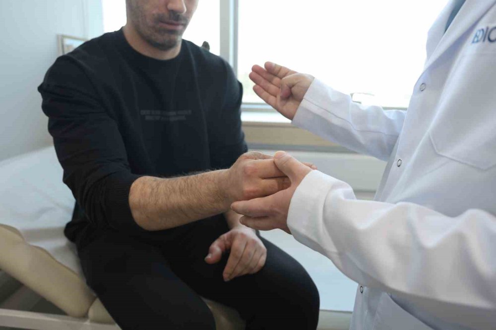 Konya'da 350 tonluk prese parmaklarını kaptıran gençten haber var