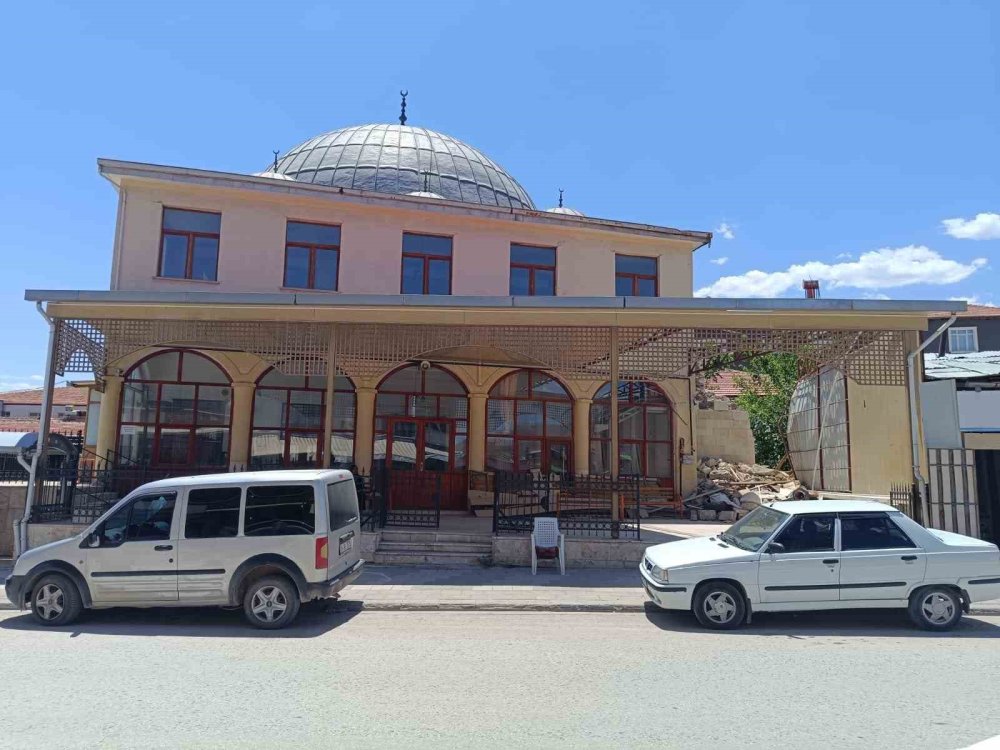 Malatya'da depremde hasar alan camide restore çalışmaları başladı