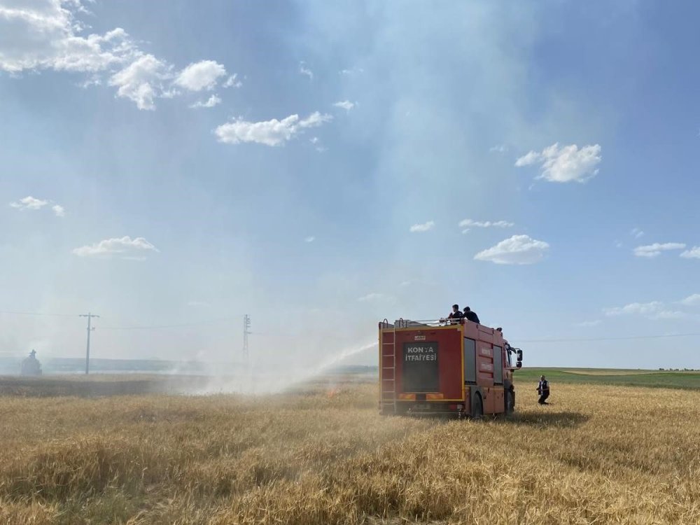 Konya’da arpa tarlasında yangın