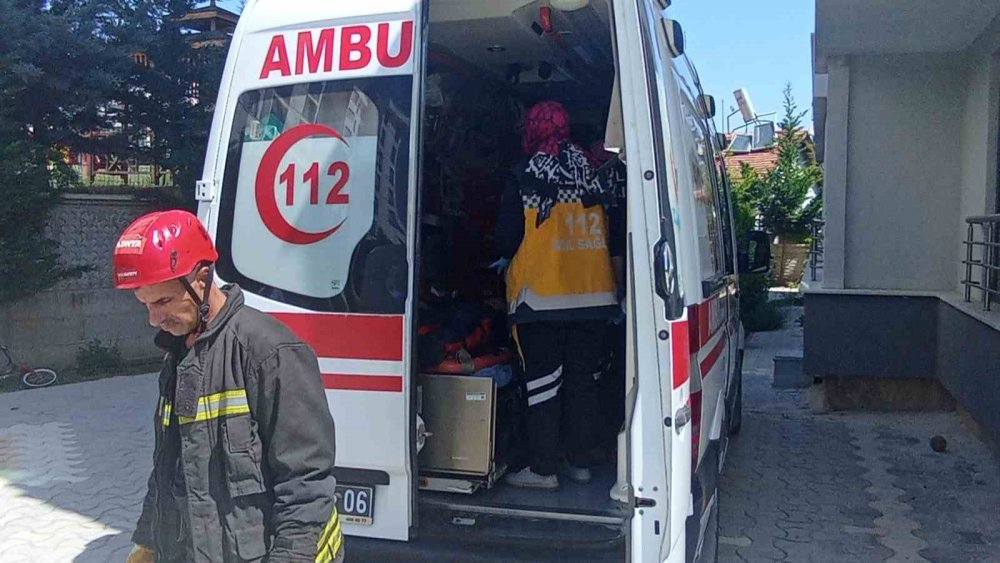 Konya'da vincin zinciri koptu! İşçi yaralandı