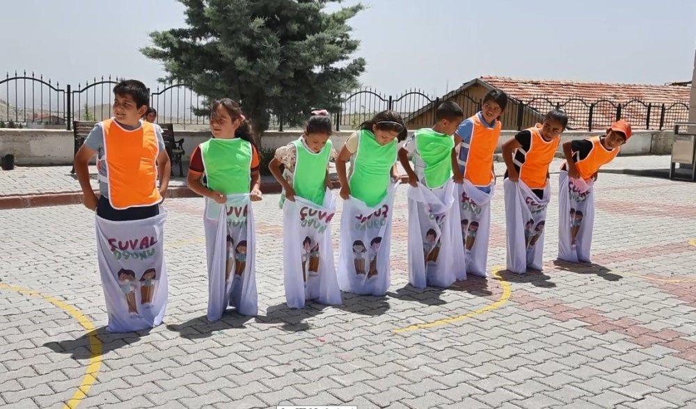 Konya'da ilkokul öğrencileri ülke ekonomisine de katkı sağlıyor