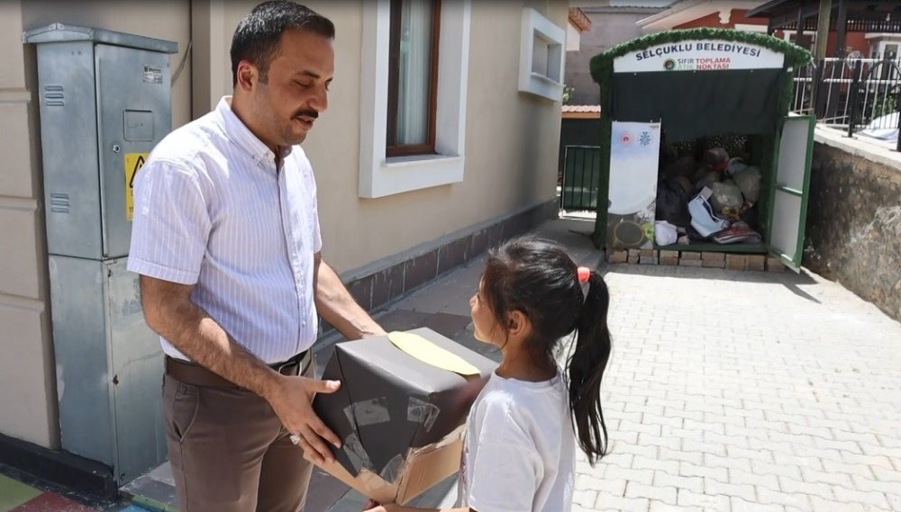 Konya'da ilkokul öğrencileri ülke ekonomisine de katkı sağlıyor