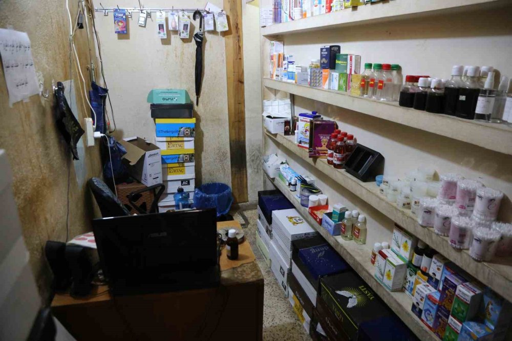 Ayakkabı dükkanında ilaç satışına polis engeli