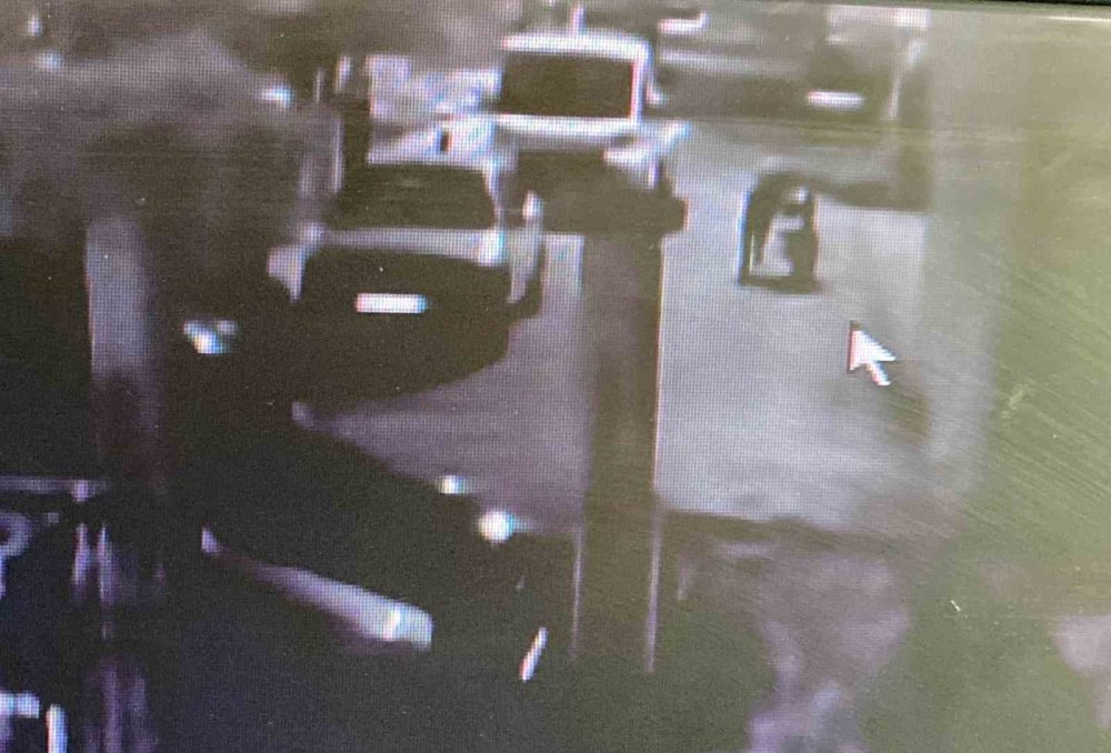 Motosiklet hırsızı kameralara yakalandı