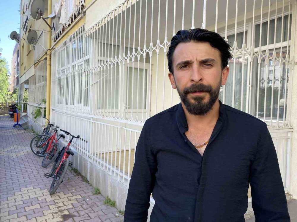 Motosiklet hırsızı kameralara yakalandı