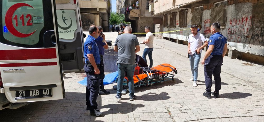 Diyarbakır'da akıl almaz olay! Yürürken öldürüldü