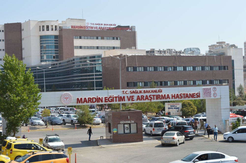 Mardin'de üzerine beton mikseri pompası devrilen işçi öldü