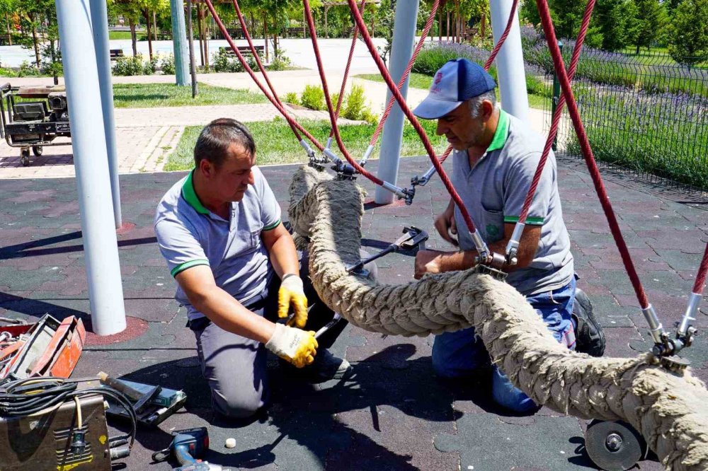 Meram'da parklar artık daha konforlu