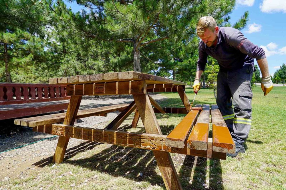 Meram'da parklar artık daha konforlu