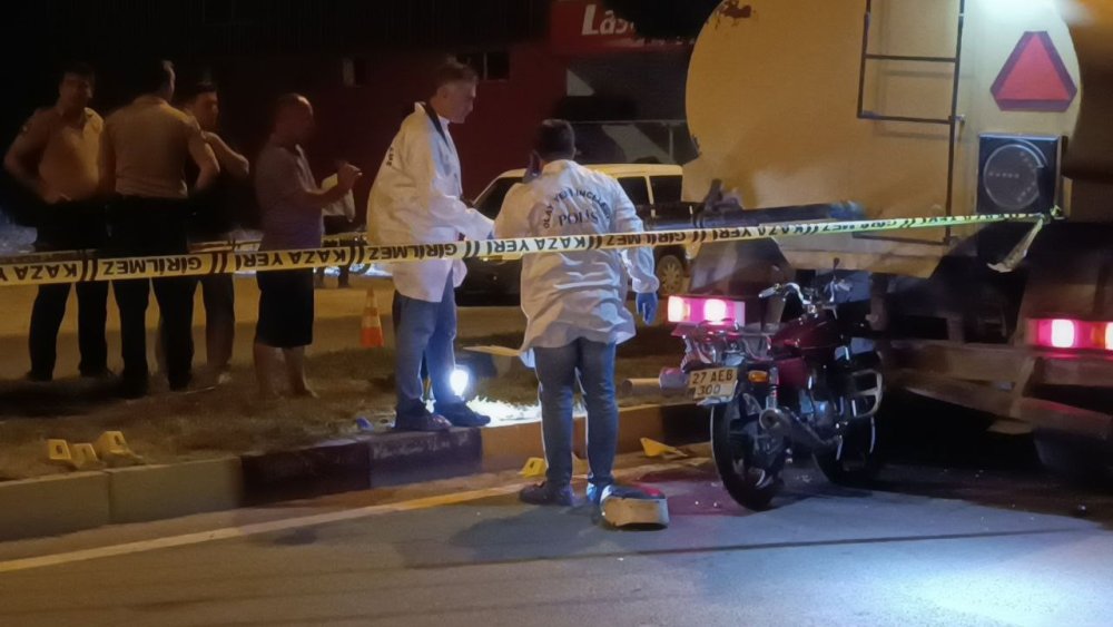 Sulama aracına çarpan motosikletli genç hayatını kaybetti