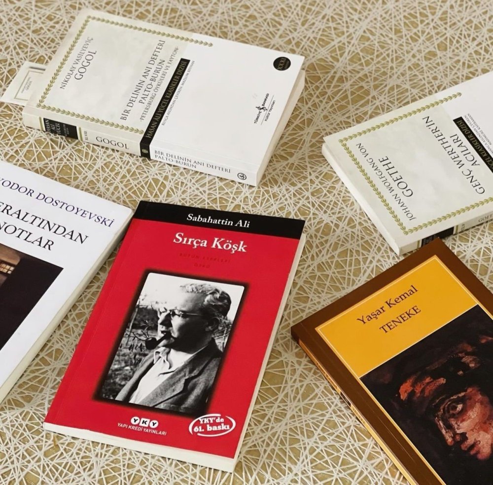 Kitap durağı, ilgi odağı oldu