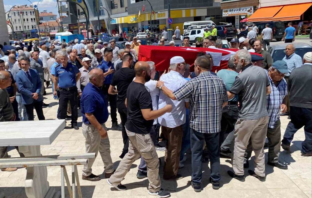 Konya'da hayatını kaybeden emekli polis toprağa verildi